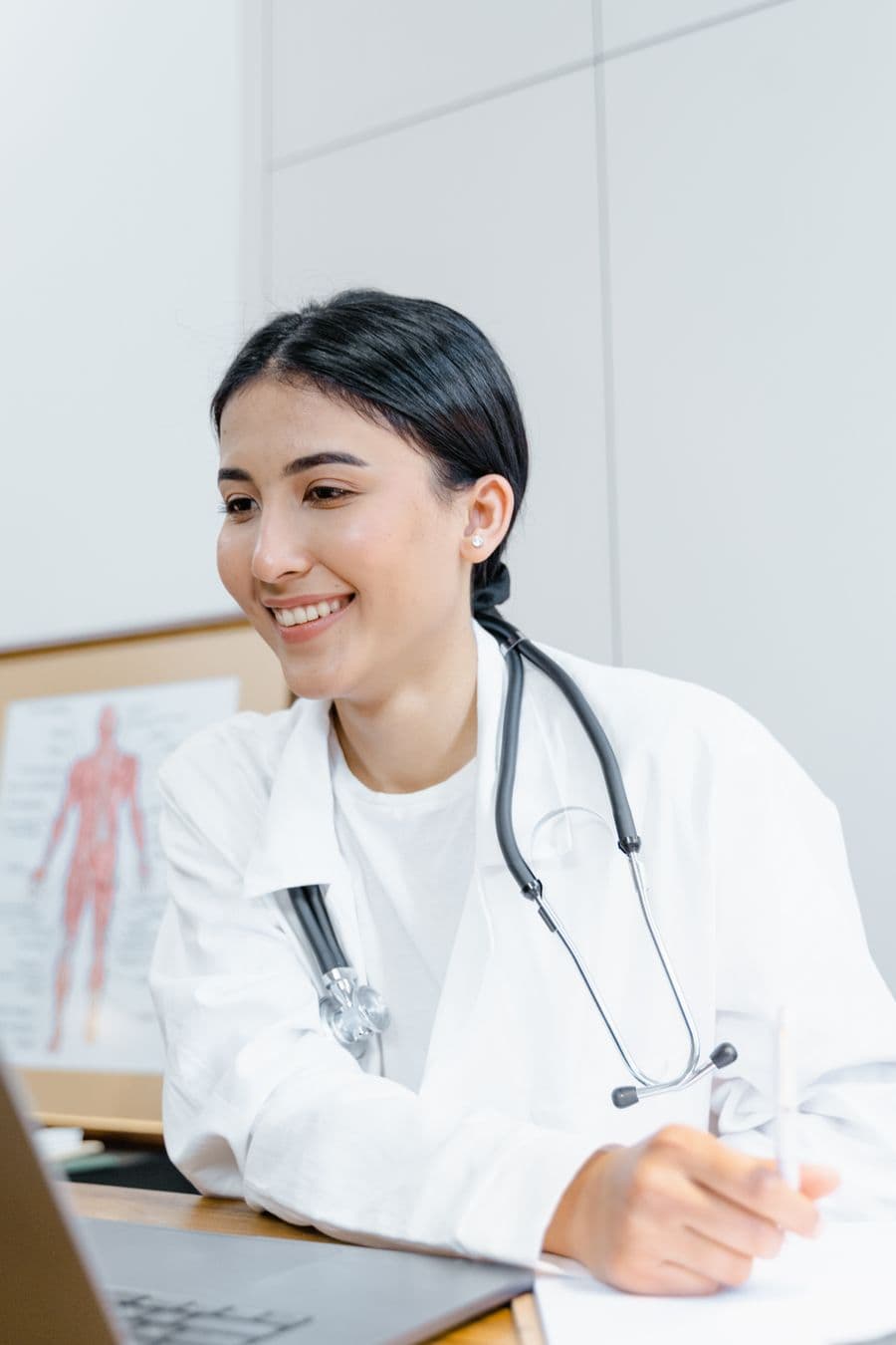 Portrait of Dr. Priya Raman, endodontist